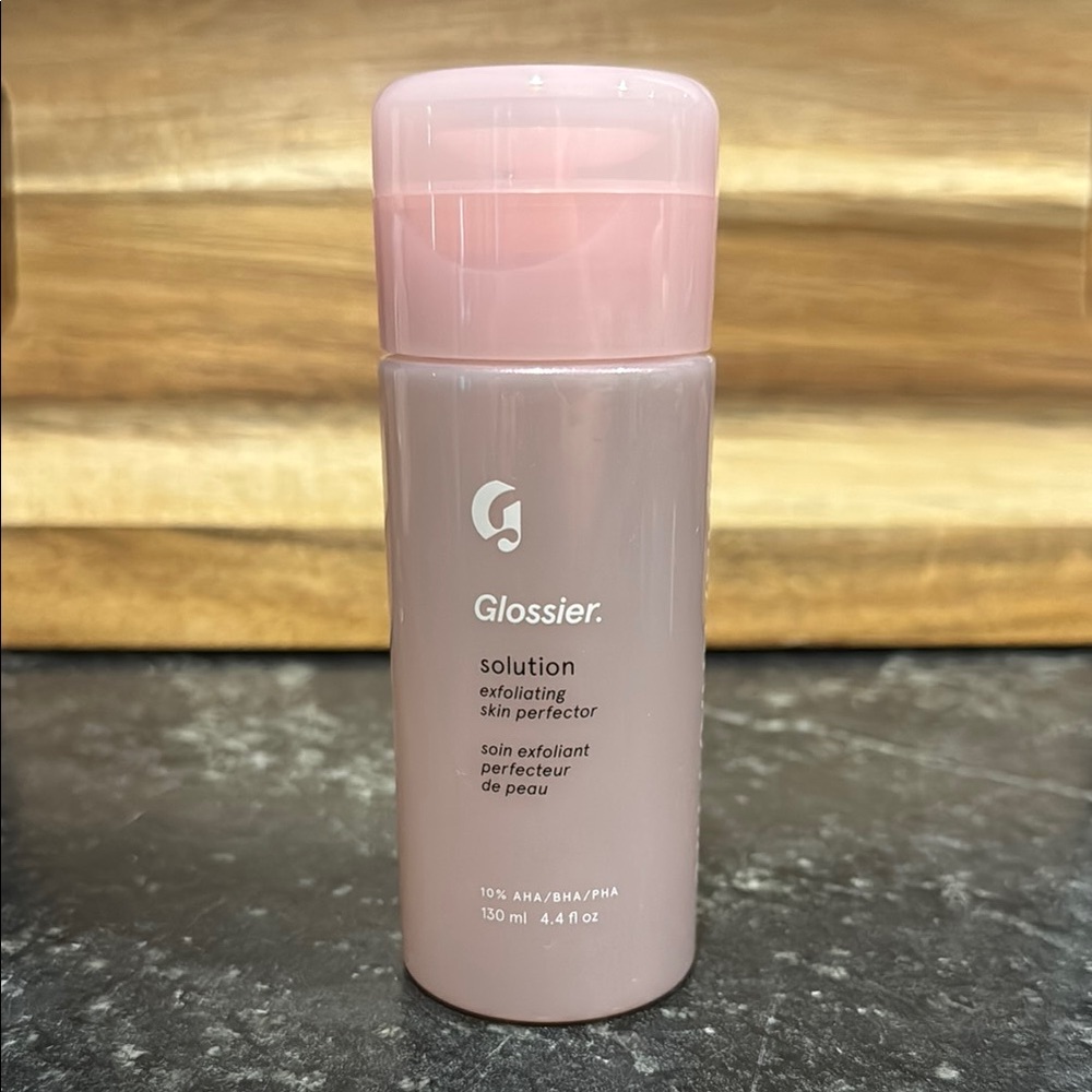 New Glossier Solution Exfoliating Skin Perfector